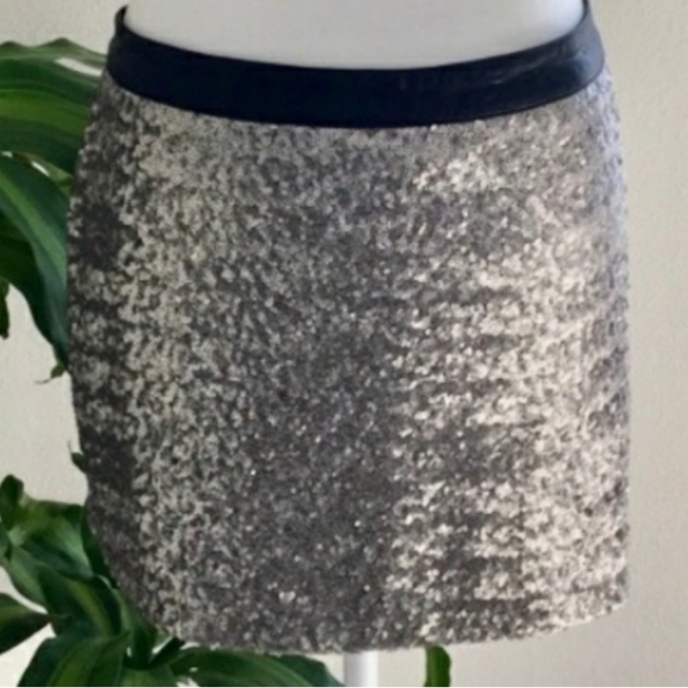 Guess Elegant Silver Sequin Skirt